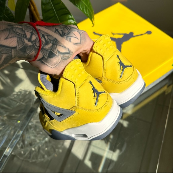 NIKE AIR JORDAN 4 YELLOW - Picture 3 of 3